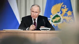 Путин подписал закон о запрете выдворения из РФ служивших в ВС России иностранцев