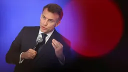 Президент Франции призвал страны объединяться против США и Китая