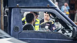 КС позволил россиянам-резидентам других стран водить машину по иностранным правам