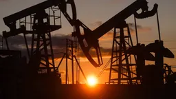 США продлят приостановку санкций против российской нефти