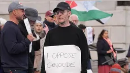 В Лондоне задержали фронтмена Massive Attack на акции в поддержку Палестины