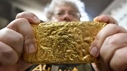 CNBC: мировые центробанки распродают золото из-за конфликта в Иране