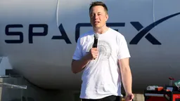 Tesla начала выпуск электромобилей Cybercab без руля и педалей