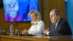 Захарова опровергла сообщения об отставке Лаврова