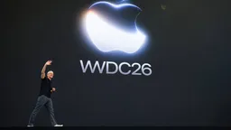 На конференции WWDC 2026 Apple объявила о запуске полноценного ИИ-ассистента Siri AI и показала новые функции iOS 27: расширенный родительский контроль и обновлённый дизайн Liquid Glass