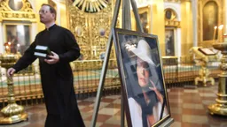 Прощание с Людмилой Чурсиной прошло в Спасо-Преображенском соборе Санкт-Петербурга