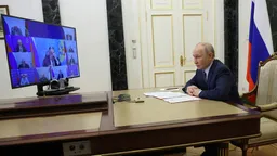 Лавров выступил с докладом на совещании Путина с постоянными членами СБ РФ