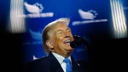 Трамп объявил демократов «безбожными коммунистами» и назвал коммунизм самой серьезной угрозой США за 250 лет