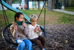 Правительство Греции запретит доступ к соцсетям для подростков до 15 лет