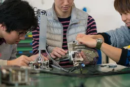 职业本科破百所，面临双重考验｜教育观察