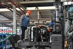 能源内参｜1月制造业PMI降至49.3 需求重现收缩；马士基临时接管长和巴拿马港口 是管理安排还是权益转移？