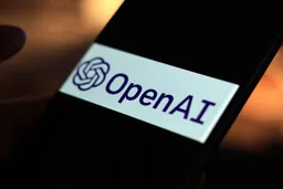 OpenAI融资1100亿美元 投前估值7300亿美元