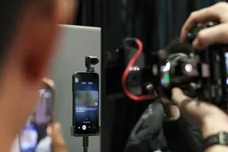 世界移动通信大会开幕近300中国厂商参展 中东停航影响参与｜出海·科技