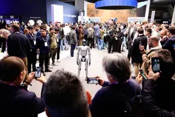 巴展观察：端侧AI成通信业焦点 终端厂商竞逐新入口