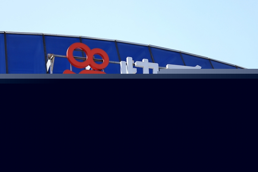 快手加快AI落地业务场景 视频生成模型可灵年入超10亿元