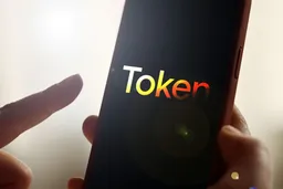 GPT周报｜中国日均Token调用量已超140万亿；特朗普任命黄仁勋等为总统科技顾问委员会成员；OpenAI将停止Sora独立应用服务
