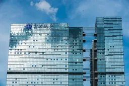 富力2025年续亏166亿元 管理层称力争2026年完成债务重组