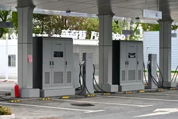 从电池到充换一体站 宁德时代多方案对打比亚迪“闪充”