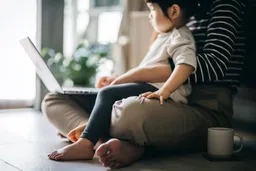 如何帮助职场妈妈挣脱“母职惩罚”？
