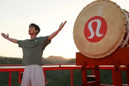 lululemon因长城活动致歉 争议集中在朱一龙敲的是什么鼓