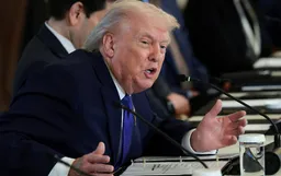 特朗普：与伊朗做生意将被美国加征25%关税