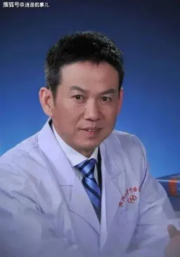 曾任雷神山 #医院院长 落马，最揪心的是无数女医护背后的家庭