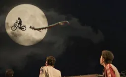 武大深夜异象疯传！“外星力量”突现身全网炸锅