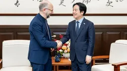 喊 #北京 “别吵”  #德国 民调第一党议员二度访台