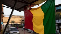 Армия Мали заявила о нападении боевиков на военные базы по всей стране