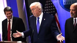 День освобождения от тарифов. Верховный суд США признал незаконной большую часть пошлин, введенных Трампом и затронувщих мировую экономику. Но глава Белого дома отступать не намерен. Какие варианты у него есть?