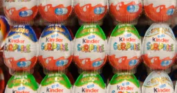 «Пятерочка» и «Перекресток» приостановили закупку Raffaello, Kinder и Nutella»