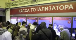 Запрет ставок недееспособным и несовершеннолетним отложили на осень