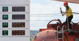 В Хабаровском крае на части АЗС перестали продавать топливо в канистры из-за «спекулянтов», которые «наживаются на жителях»