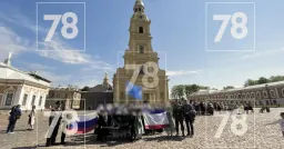 Суд вернул полиции два протокола, составленные из-за фотографии участников детского ансамбля «Нефес» с крымскотатарским флагом в Петербурге