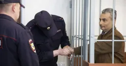 ⭕️ Мосгорсуд оставил в СИЗО зампреда «Яблока» Максима Круглова*