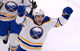 Клуб НХЛ без россиян впервые за 19 лет вышел в 1/4 финала плей-офф