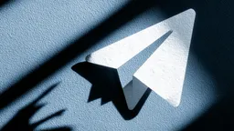 Telegram начал помечать пользователей неофициальных клиентов