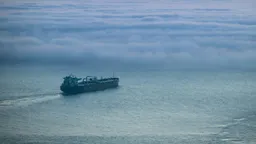 Великобритания побоялась задерживать танкеры теневого флота Путина из-за правовых сложностей