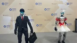 Учителей и чиновников могут обязать сдавать тесты на владение нейросетями