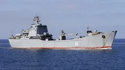 Кадры атаки на два больших десантных корабля и РЛС в Севастополе опубликовало ГУР