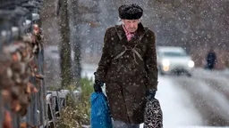 Россия потратила на войну в пять раз больше доходов всех россиян, живущих за чертой бедности