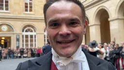 视频 法国海军府复古舞会 回溯历史享受美好