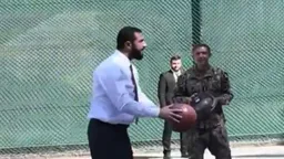 沙拉将成为首位访问白宫的叙利亚总统 见特朗普前与美中央司令部司令打篮球