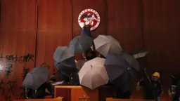 成立近70年，支持民运的香港学联今宣布解散，称压力太大