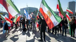 中国外交部提醒中国公民暂勿前往伊朗