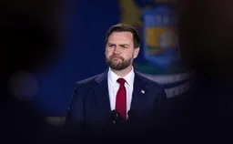 Вэнс назвал главным достижением США прекращение поставок оружия Украине