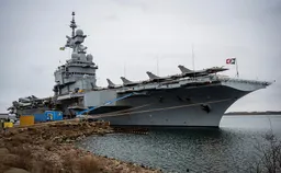 Швеция заподозрила, что около французского авианосца в ее водах летал российский дрон