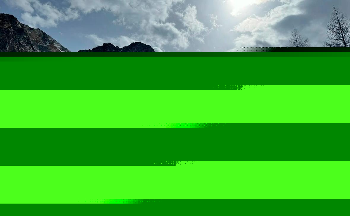 Спасатели нашли живыми троих туристов, попавших под лавину в Бурятии