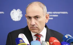 Никол Пашинян помирился с женой