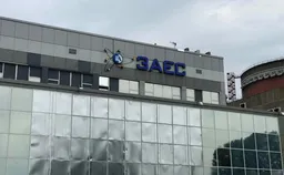 ☢️ МАГАТЭ: Оккупированная Россией Запорожская атомная электростанция осталась с одной из двух линий электропередачи